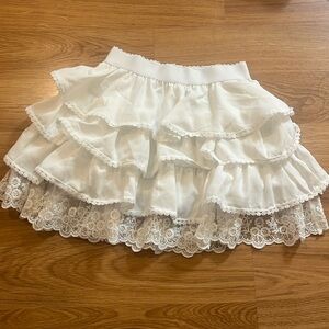 White flowy skirt
